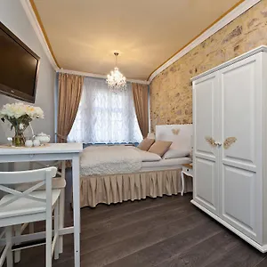 Cathedral Aparthotel